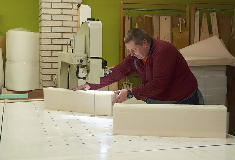 Изображение услуги Производство мягкой мебели полного цикла и торговый павильон по продаже готовой продукции от компании Bizshop.by