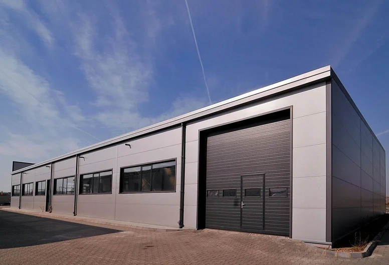 Два промышленных здания с собственной территорией в промышленной зоне г. Гродно