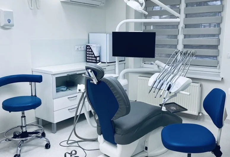 Изображение услуги Стоматология в хорошем месте от компании Bizshop.by