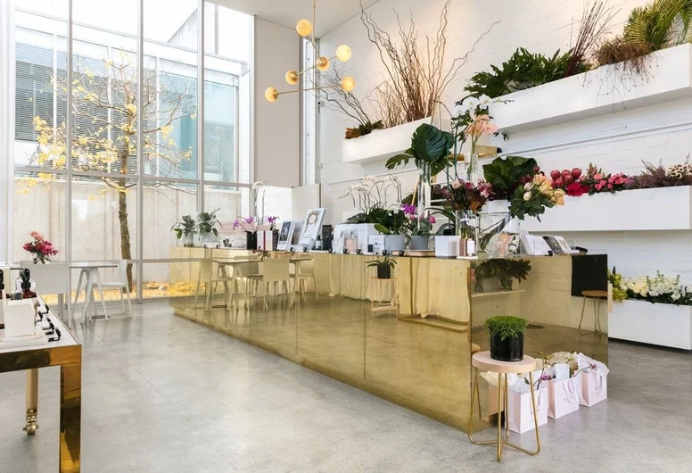 Ниша - Флористика и декор. Доля в уставном фонде - 33%