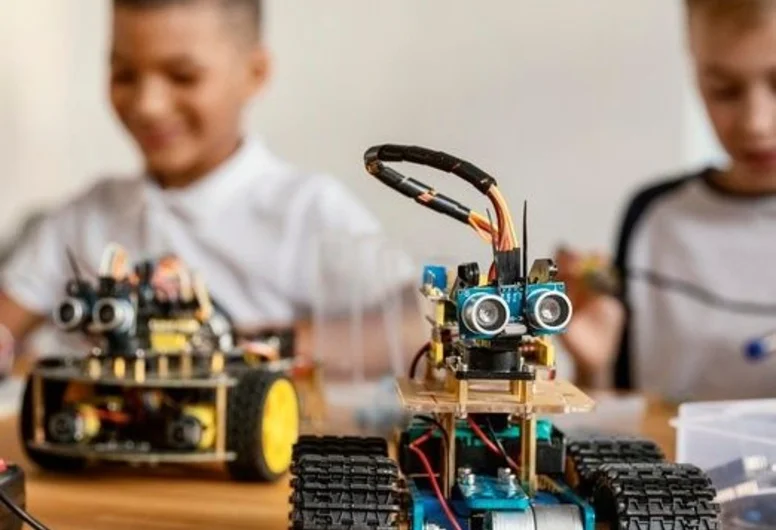 Миниатюра 2 услуги Известная детская школа программирования и робототехники