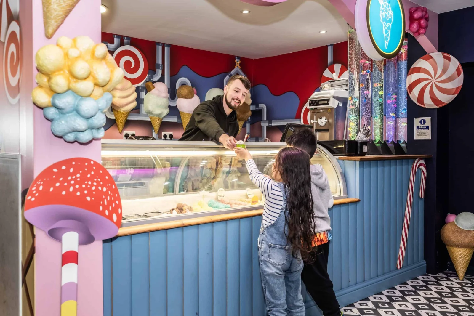 2 магазина кобринского мороженого