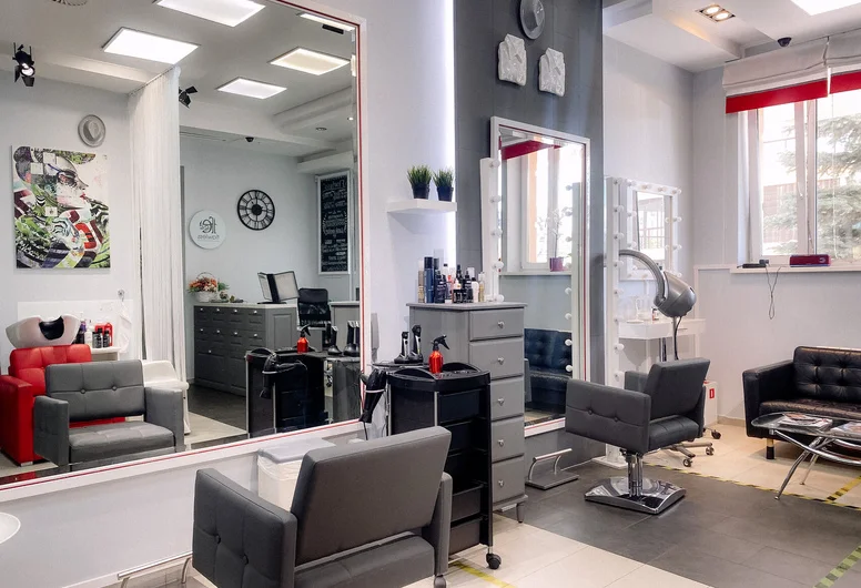 Прибыльный салон красоты с наработанной клиентской базой